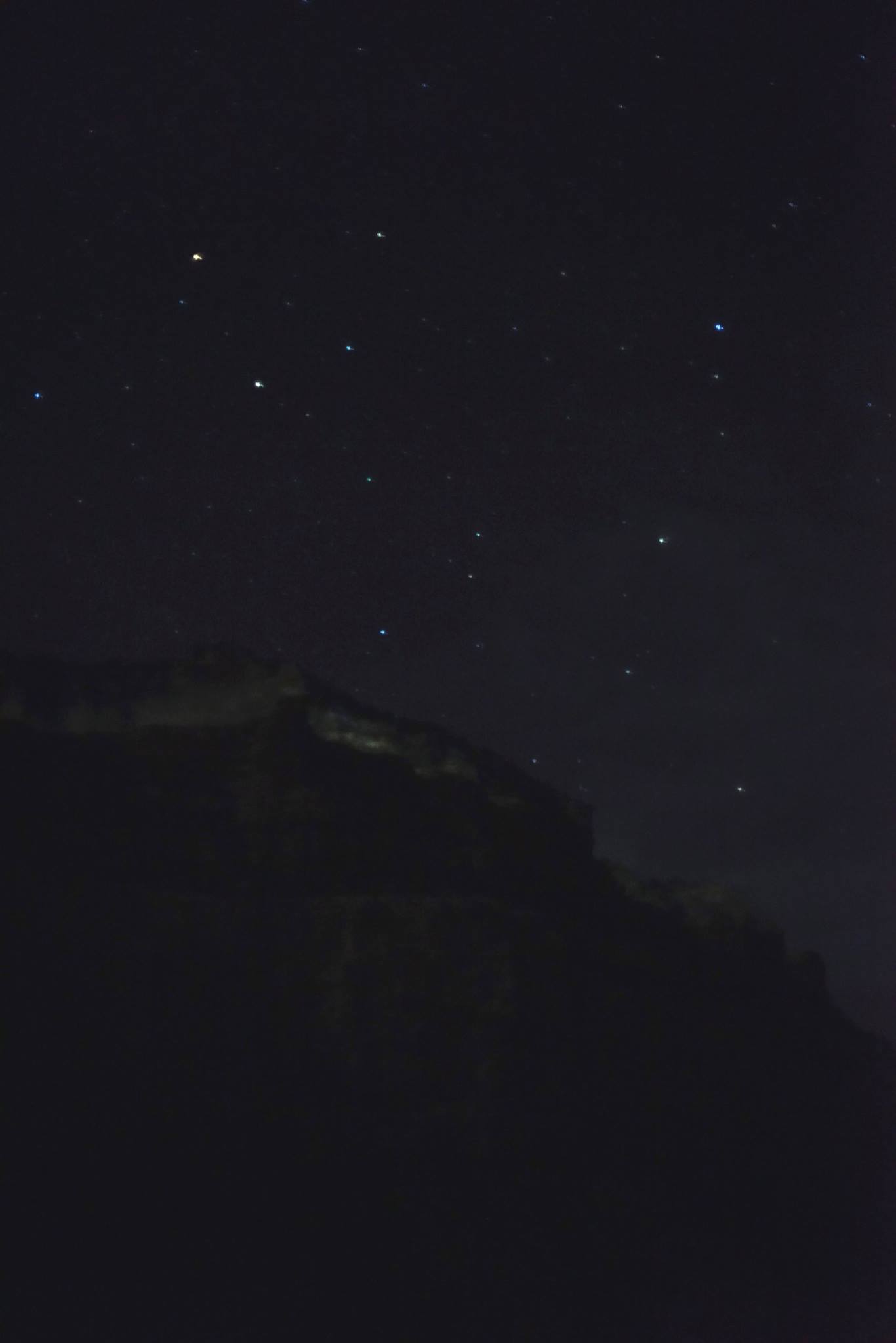 Стена каньона и звёзды